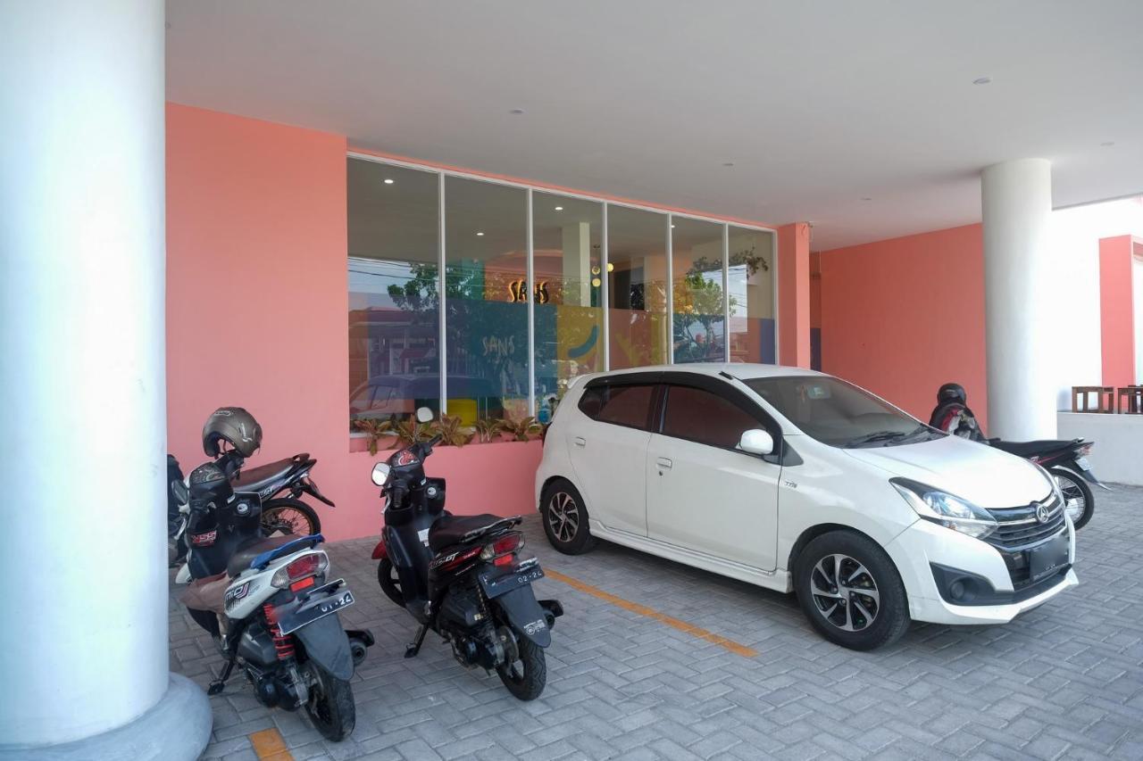 Sans Hotel Aurum Majapahit Semarang Zewnętrze zdjęcie
